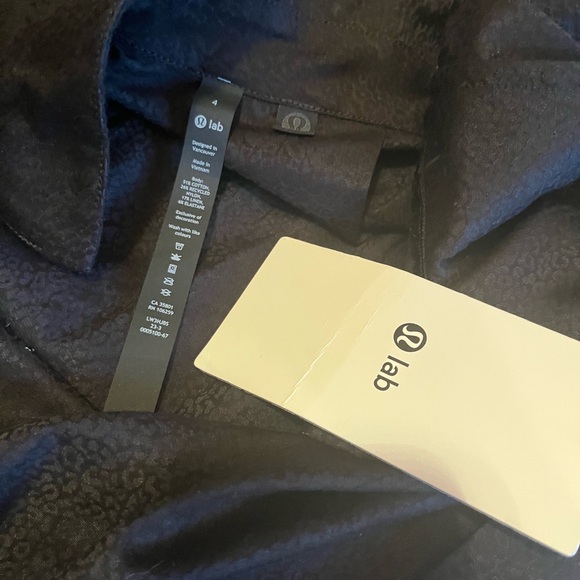 NWT Lululemon Jacquard relaxed fit black shirt size 4 - Picture 7 of 11
